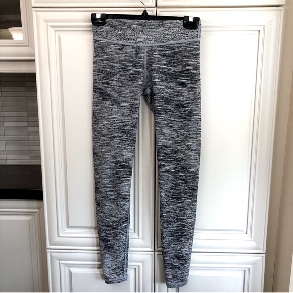 Ivivva by Lululemon reversible girls leggings 🍋 - Picture 8 of 12
